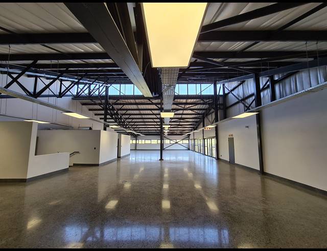 2,458M² WAREHOUSE TO LET IN RIVERSANDS